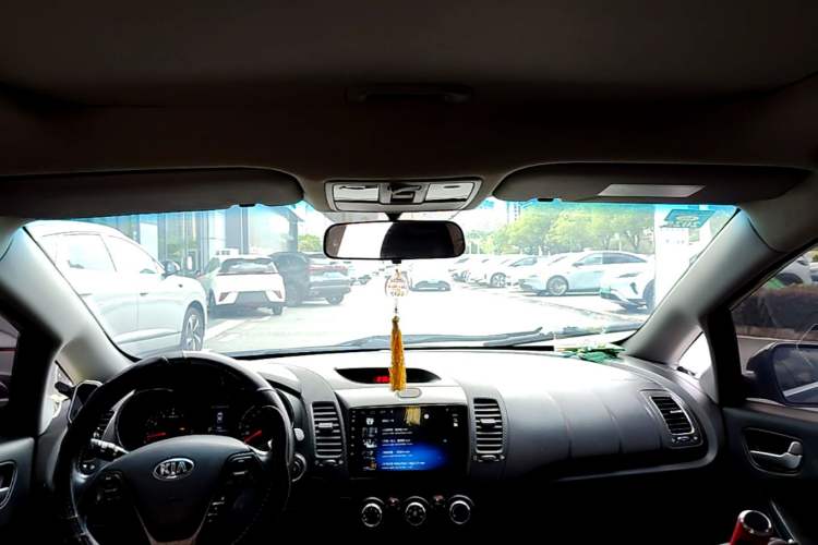 Used Kia K3 2013 1.6L Automatic GLS Headliner