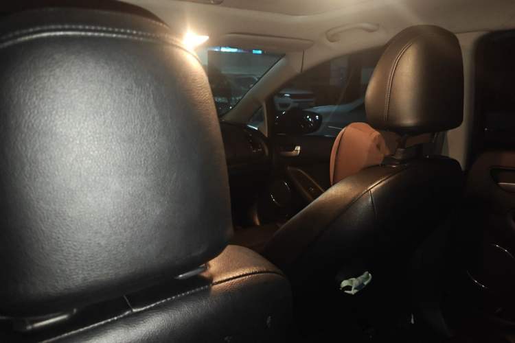 Used Kia K3 2013 1.6L Automatic GLS Headliner