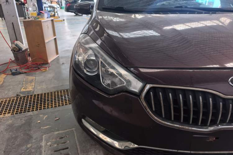 Used Kia K3 2013 1.6L Manual GLS Right Front Headlight