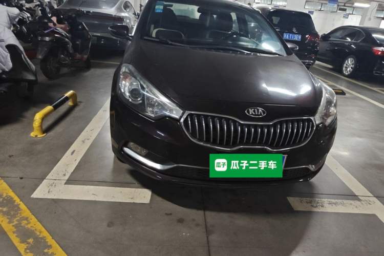 Used Kia K3 2013 1.6L Automatic DLX Right Front Headlight