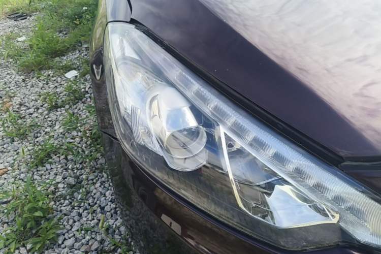 Used Kia K3 2013 1.6L Manual GLS Right Front Headlight