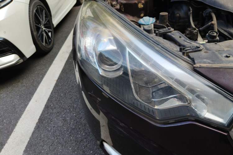 Used Kia K3 2013 1.6L Manual GLS Right Front Headlight