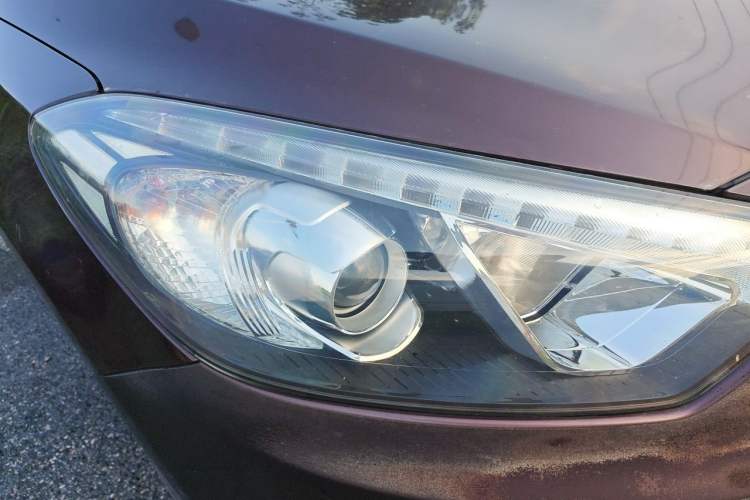 Used Kia K3 2013 1.6L Manual GLS Right Front Headlight