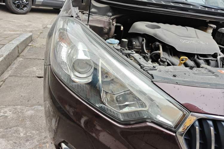 Used Kia K3 2013 1.6L Automatic GLS Right Front Headlight
