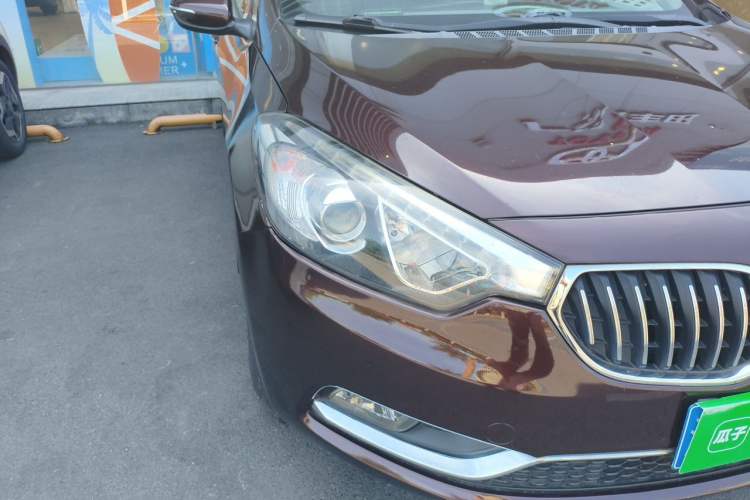 Used Kia K3 2013 1.6L Automatic GLS Right Front Headlight