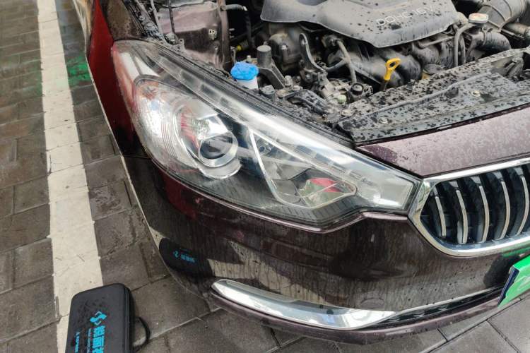 Used Kia K3 2013 1.6L Manual GLS Right Front Headlight