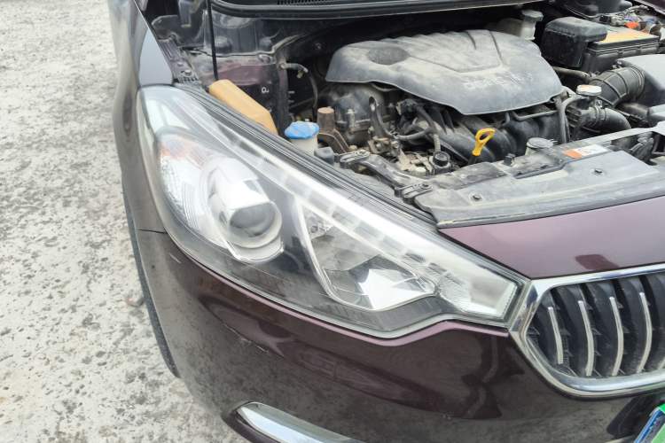 Used Kia K3 2013 1.6L Manual GLS Right Front Headlight