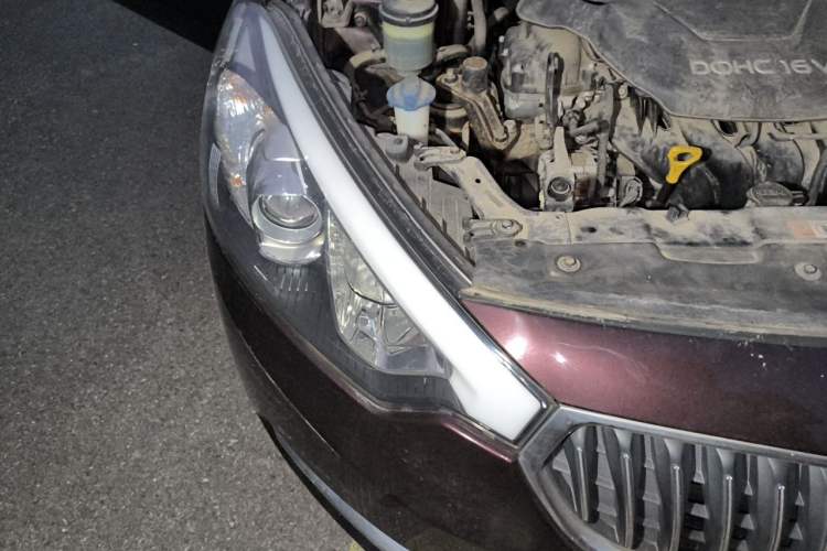 Used Kia K3 2013 1.6L Manual GL Right Front Headlight