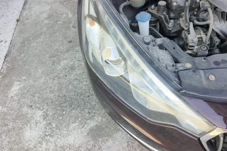 Used Kia K3 2013 1.6L Automatic GL Right Front Headlight