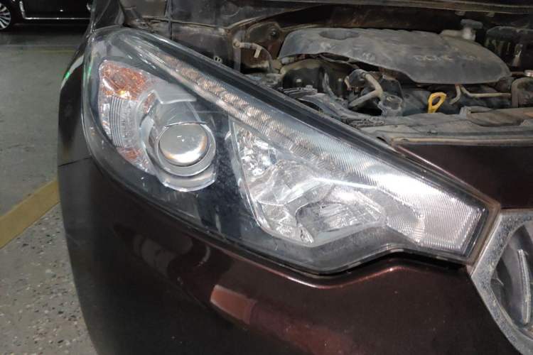 Used Kia K3 2013 1.6L Manual GLS Right Front Headlight