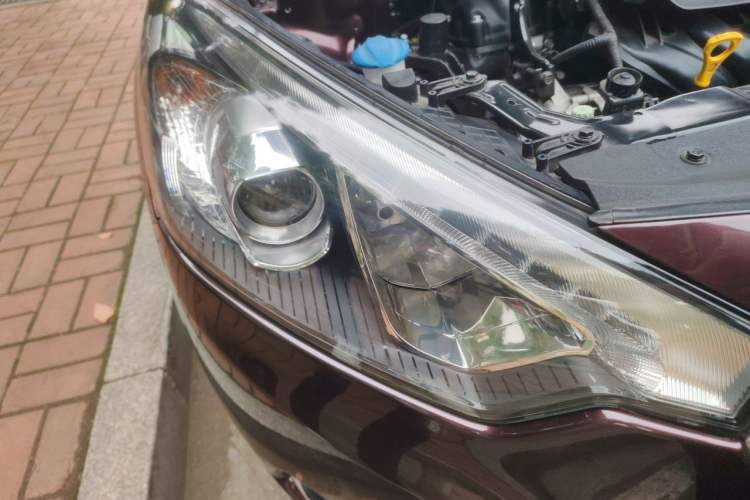 Used Kia K3 2013 1.6L Automatic GLS Right Front Headlight
