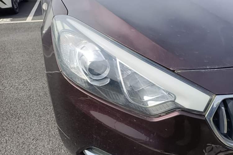 Used Kia K3 2013 1.6L Automatic GL Right Front Headlight