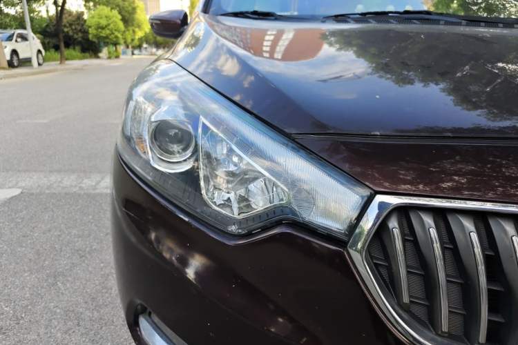 Used Kia K3 2013 1.6L Automatic GLS Right Front Headlight