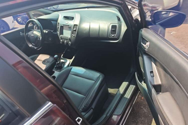 Used Kia K3 2013 1.6L Manual GLS Right Front Seat
