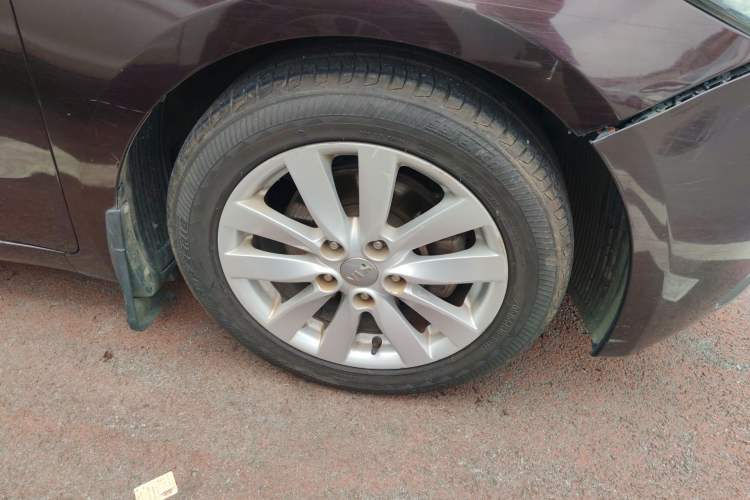 Used Kia K3 2013 1.6L Automatic GLS Right Front Wheel Hub