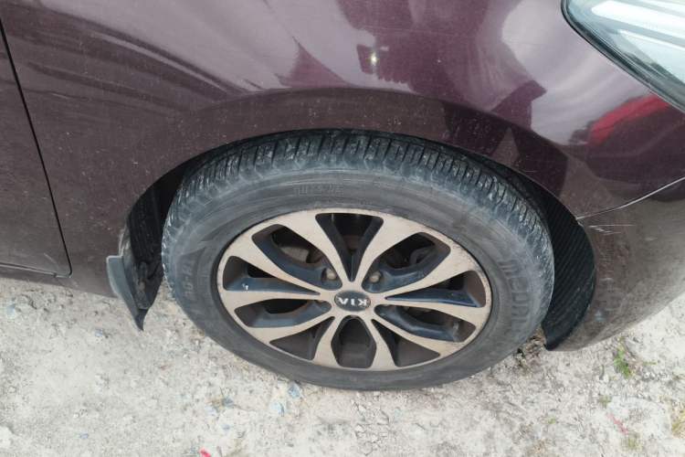 Used Kia K3 2013 1.6L Manual GLS Right Front Wheel Hub
