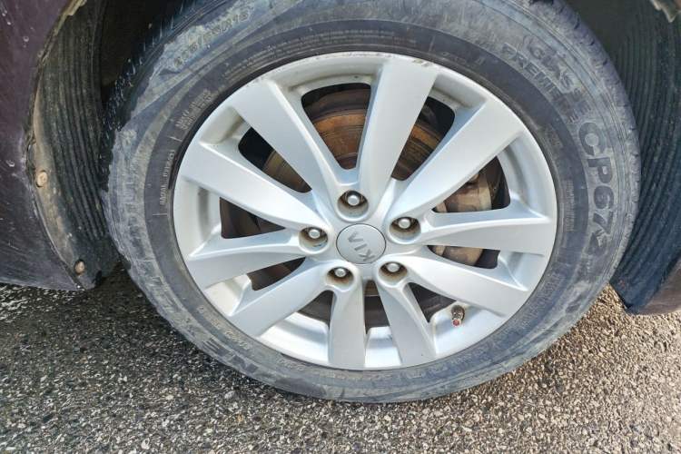 Used Kia K3 2013 1.6L Manual GLS Right Front Wheel Hub