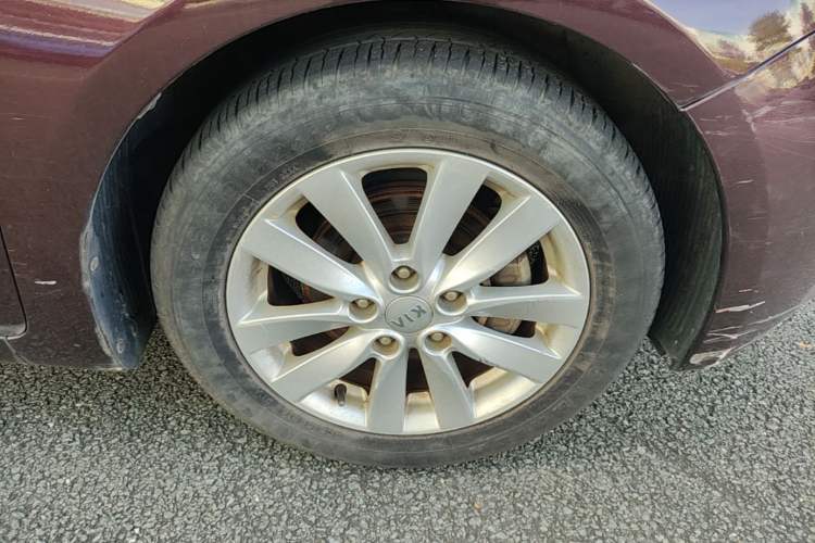 Used Kia K3 2013 1.6L Automatic GL Right Front Wheel Hub