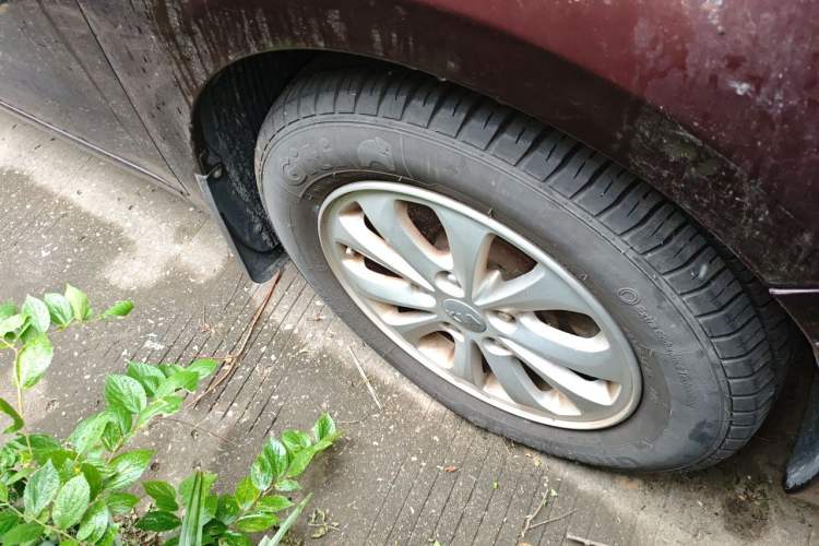 Used Kia K3 2013 1.6L Manual GL Right Front Wheel Hub