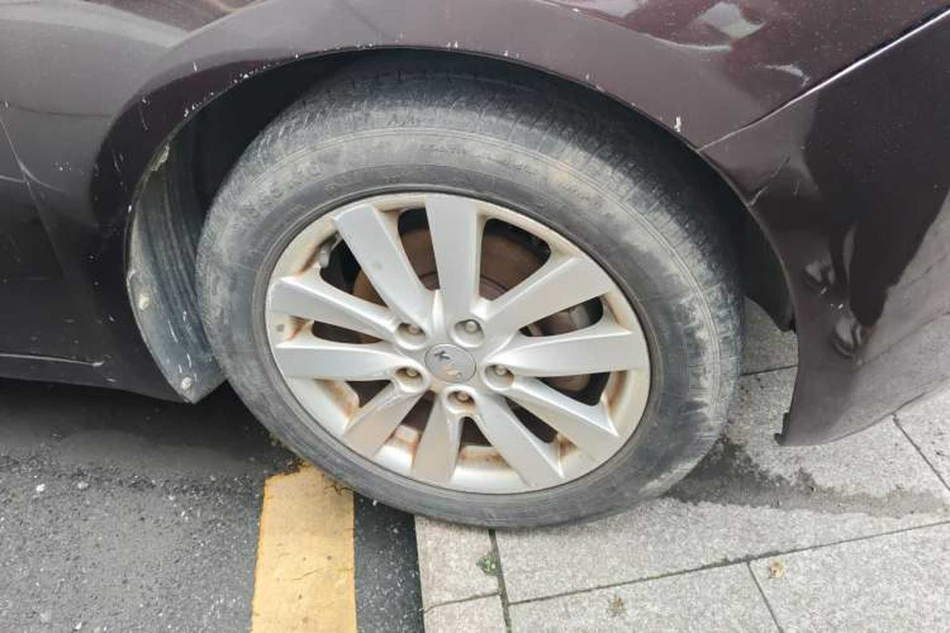 Used Kia K3 2013 1.6L Automatic GL Right Front Wheel Hub