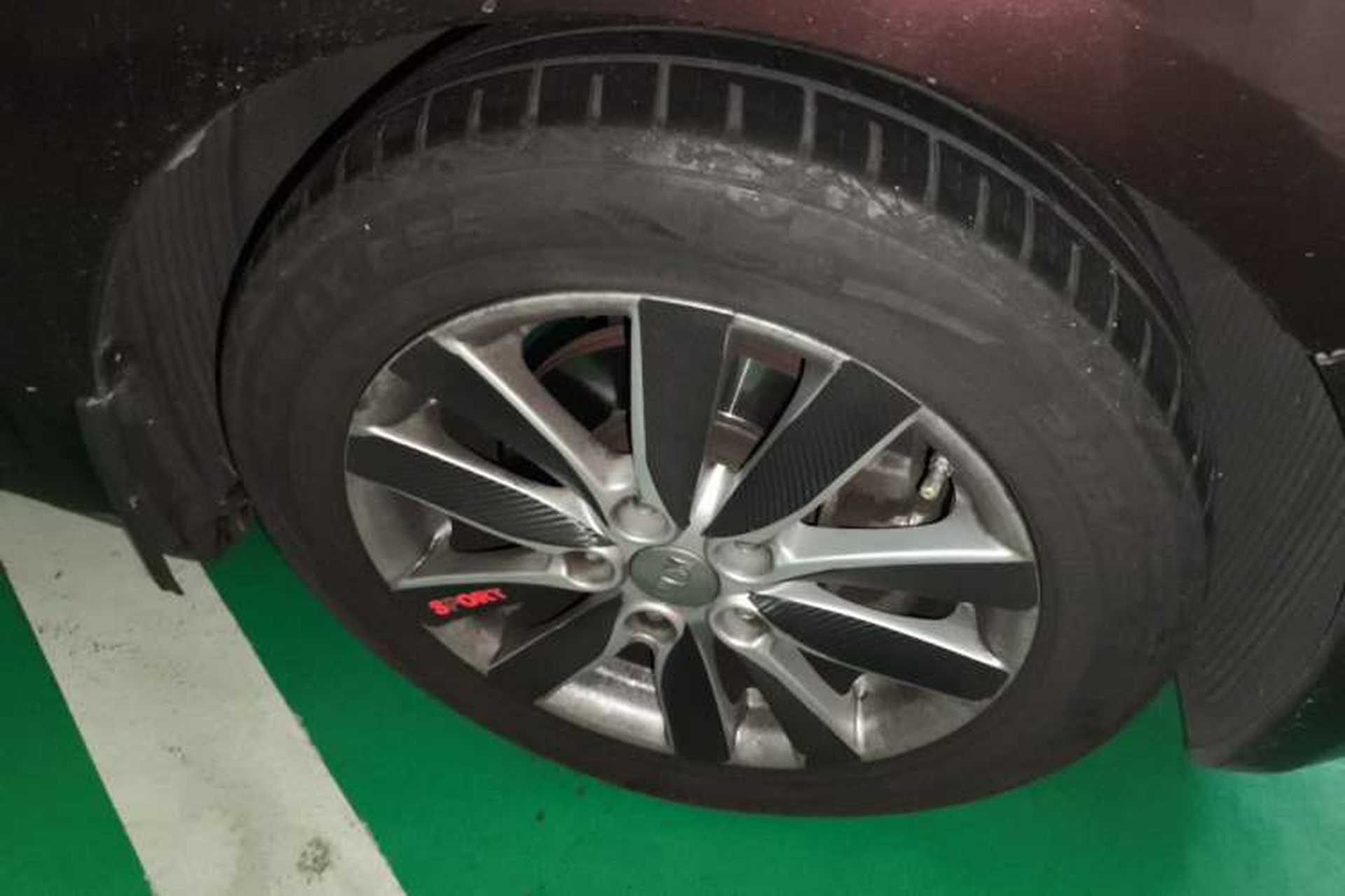 Used Kia K3 2013 1.6L Automatic DLX Right Front Wheel Hub
