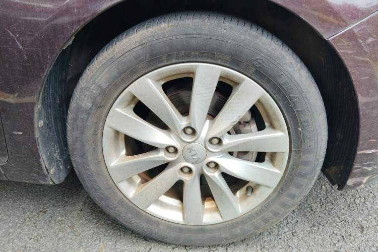 Used Kia K3 2013 1.6L Automatic GL Right Front Wheel Hub