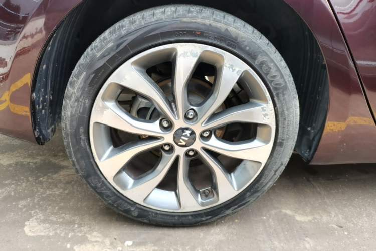 Used Kia K3 2013 1.6L Automatic Premium Right Rear Wheel Hub