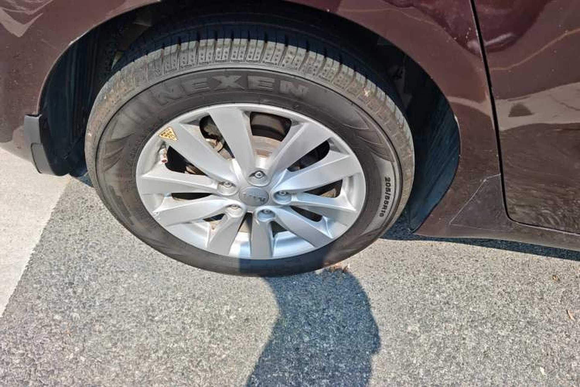 Used Kia K3 2013 1.6L Automatic GLS Right Rear Wheel Hub