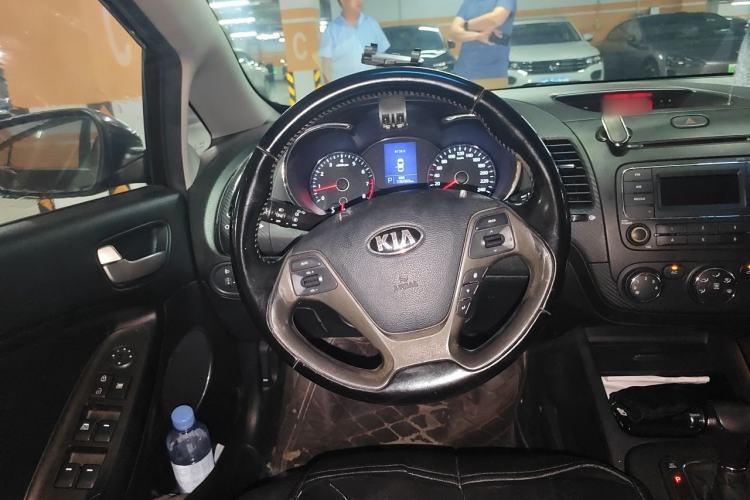 Used Kia K3 2013 1.6L Automatic GLS Steering Wheel