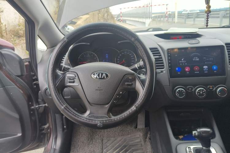 Used Kia K3 2013 1.6L Automatic GLS Steering Wheel