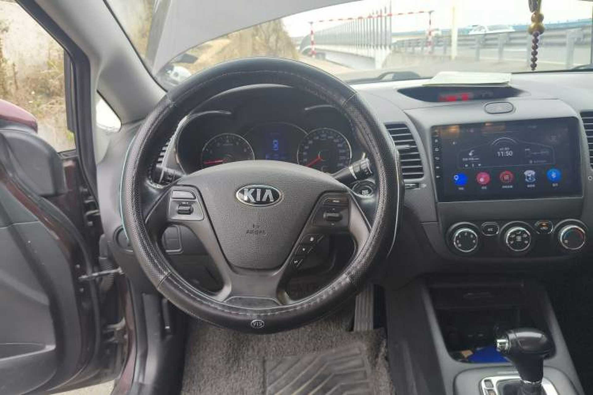 Used Kia K3 2013 1.6L Automatic GLS Steering Wheel