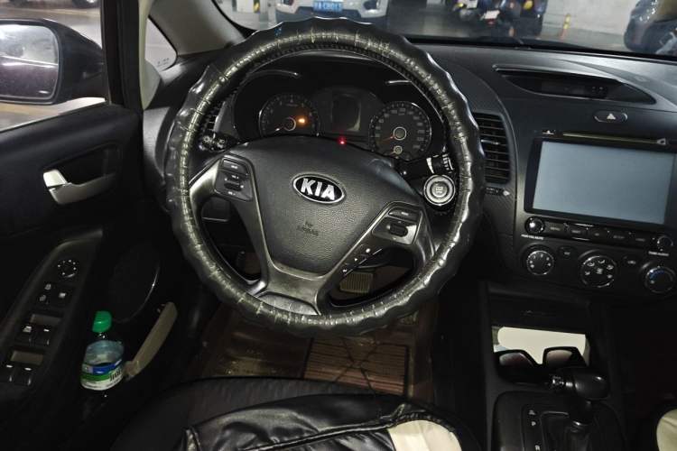 Used Kia K3 2013 1.6L Automatic DLX Steering Wheel