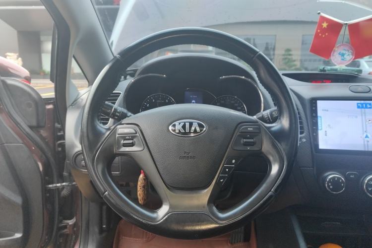Used Kia K3 2013 1.6L Automatic GLS Steering Wheel
