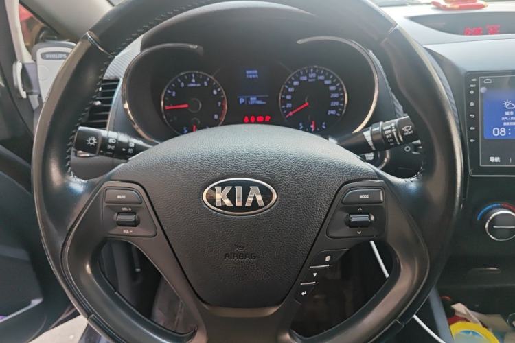 Used Kia K3 2013 1.6L Automatic GLS Steering Wheel