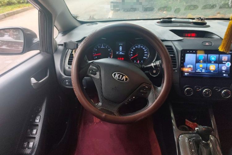 Used Kia K3 2013 1.6L Automatic GLS Steering Wheel