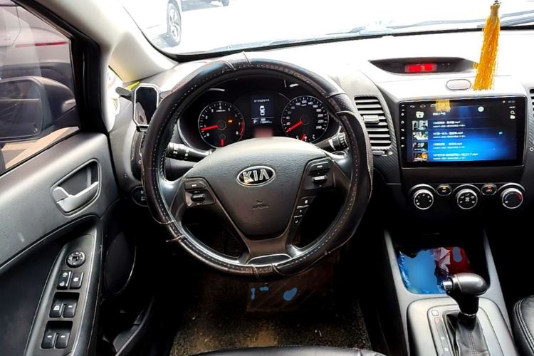 Used Kia K3 2013 1.6L Automatic GLS Steering Wheel
