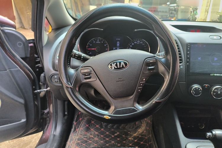 Used Kia K3 2013 1.6L Automatic GLS Steering Wheel
