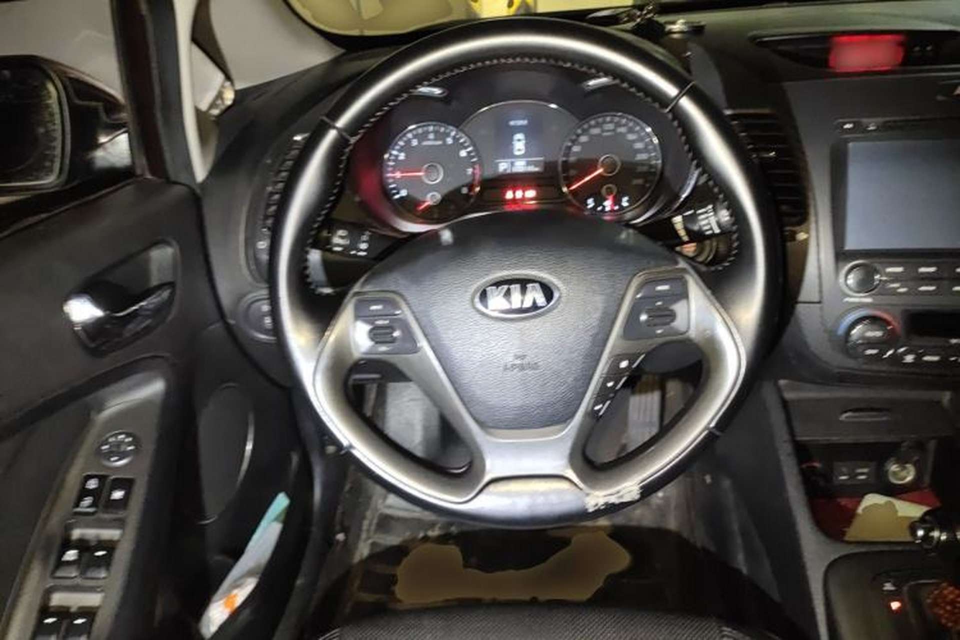Used Kia K3 2013 1.6L Automatic GLS Steering Wheel