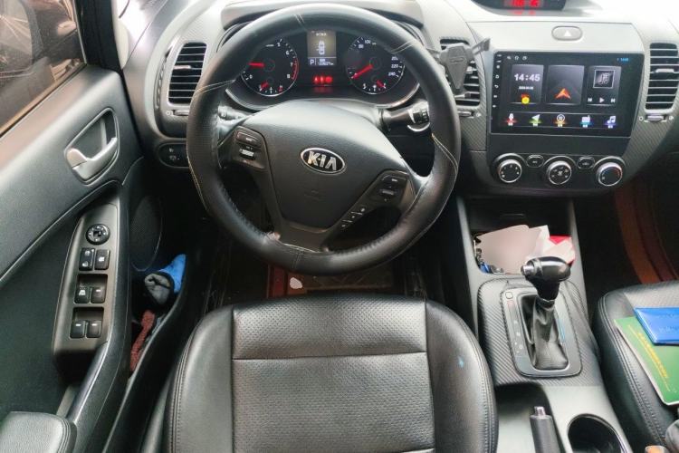 Used Kia K3 2013 1.6L Automatic GLS Steering Wheel