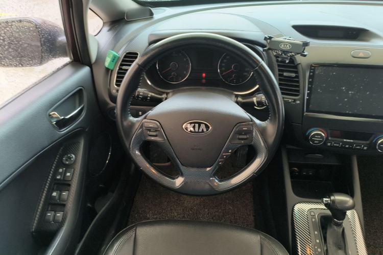 Used Kia K3 2013 1.6L Automatic DLX Steering Wheel