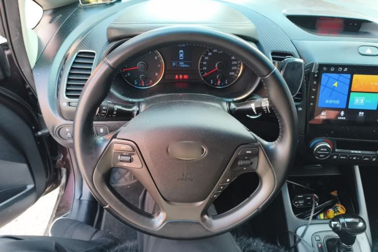 Used Kia K3 2013 1.6L Automatic GLS Steering Wheel