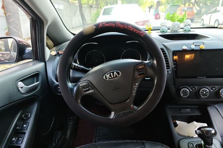 Used Kia K3 2013 1.6L Automatic GLS Steering Wheel