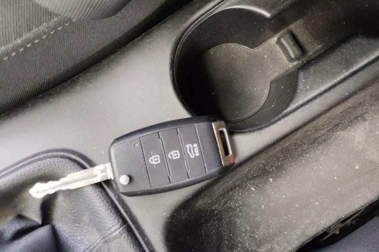 Used Kia K3 2013 1.6L Manual GLS Vehicle Key