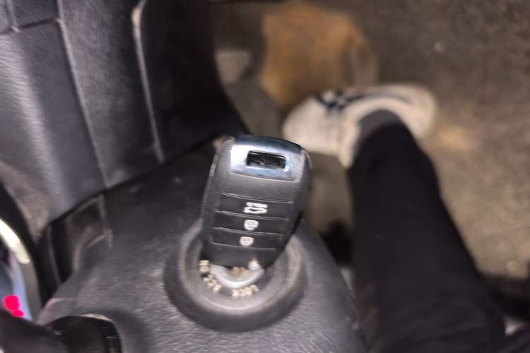 Used Kia K3 2013 1.6L Manual GLS Vehicle Key