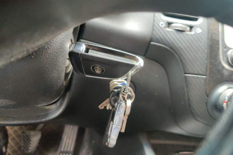 Used Kia K3 2013 1.6L Manual GLS Vehicle Key