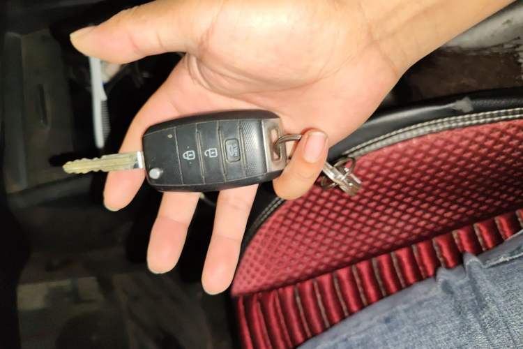 Used Kia K3 2013 1.6L Manual GLS Vehicle Key