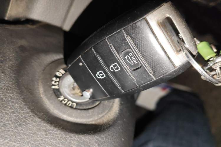 Used Kia K3 2013 1.6L Manual GLS Vehicle Key