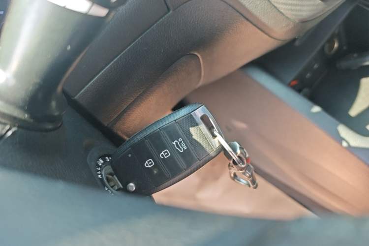 Used Kia K3 2013 1.6L Manual GLS Vehicle Key