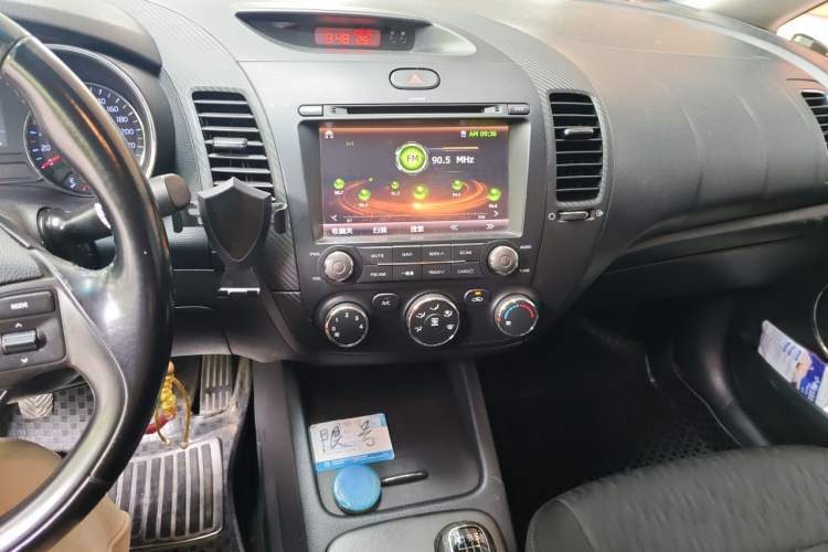 Used Kia K3 2013 1.6L Manual GLS Audio And AC Panel