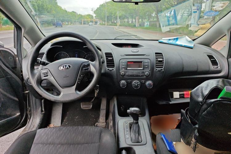 Used Kia K3 2013 1.6L Automatic GL Center Console